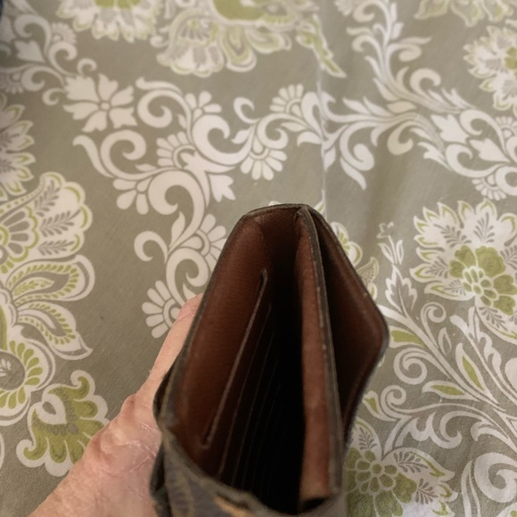 Louis Vuitton Wallet - Picture 10 of 14